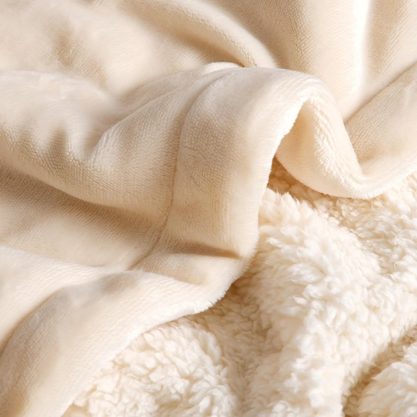 100% Polyester 200gsm Fleece and Sherpa Reverse Throw Blanket - Cream