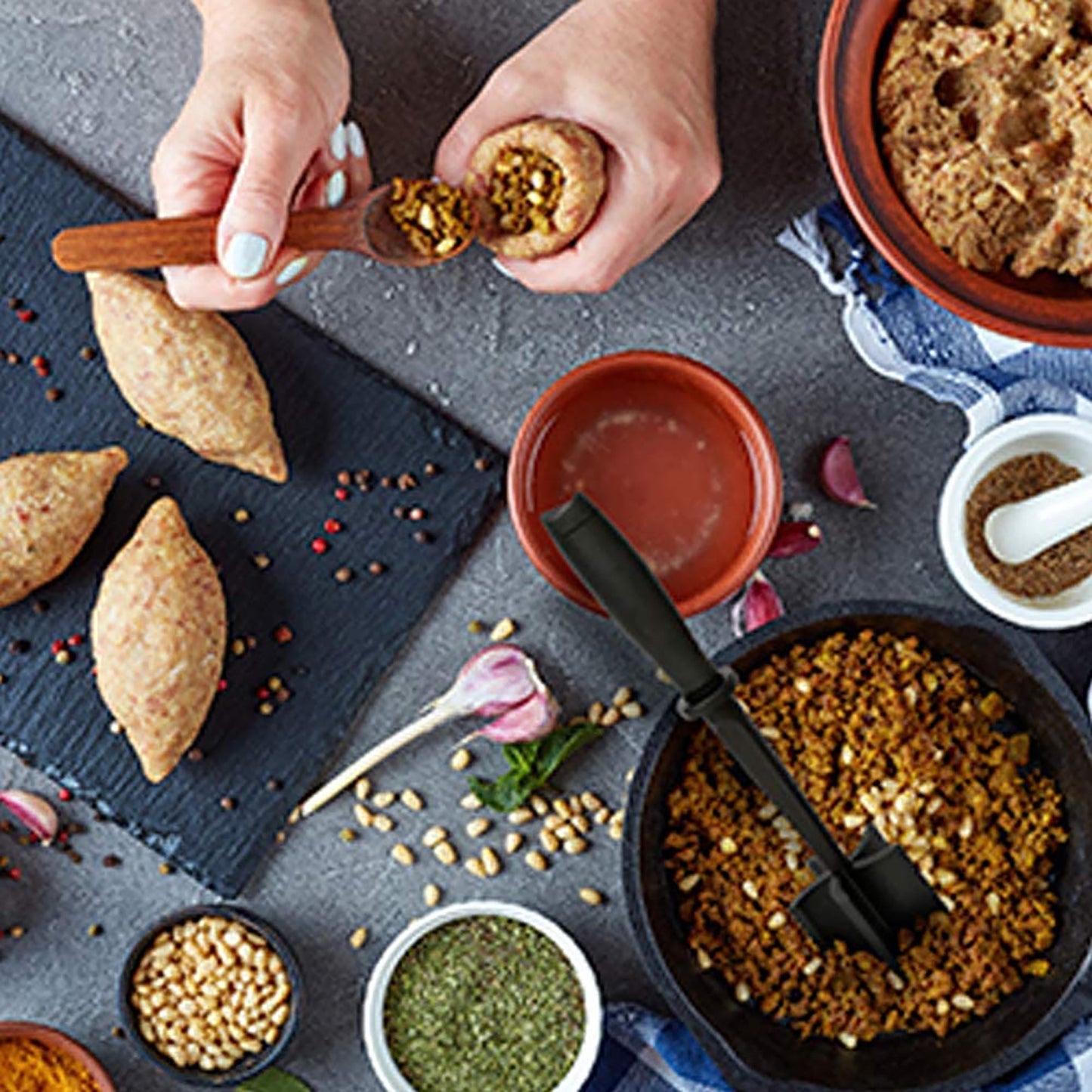 Multifunctional Heat Resistant Non Stick Nylon Meat Masher 11 Inch - Black