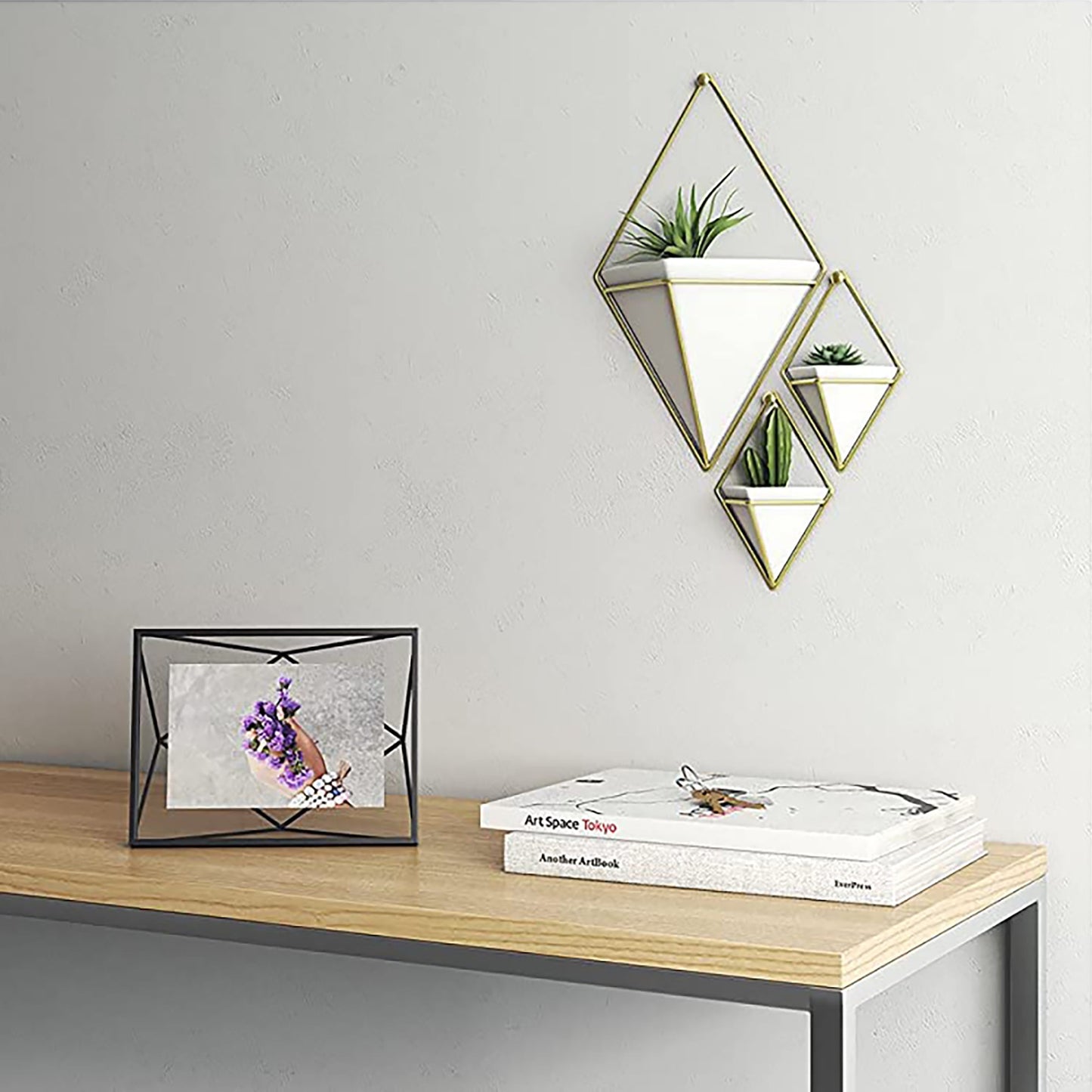 Geometric Prisma Picture Frame Photo Display for Desk Wall 4x6 Inch - Black