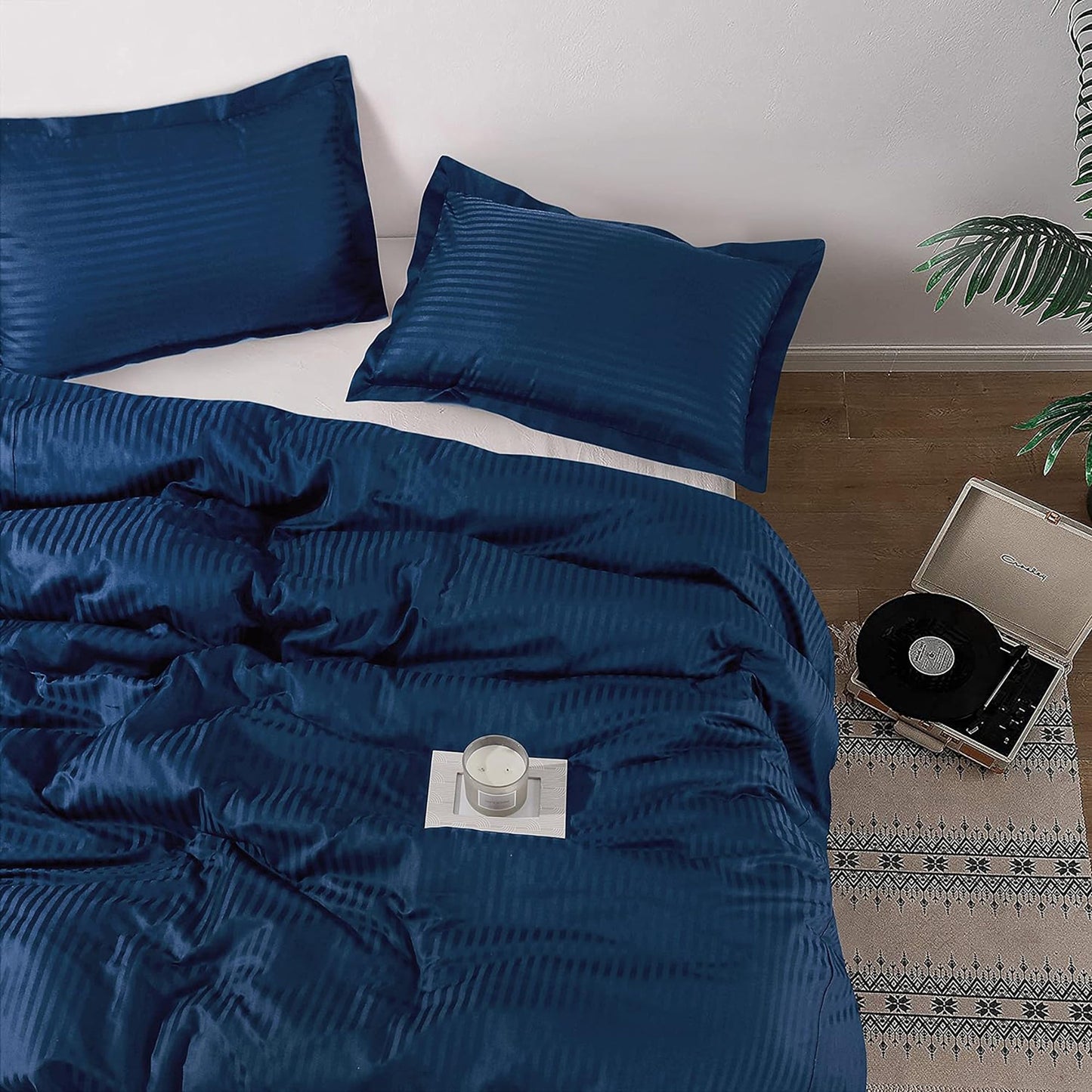 1000 Thread Count Cotton Satin Stripe Reversible Quilt Cover Bedding Set - Navy