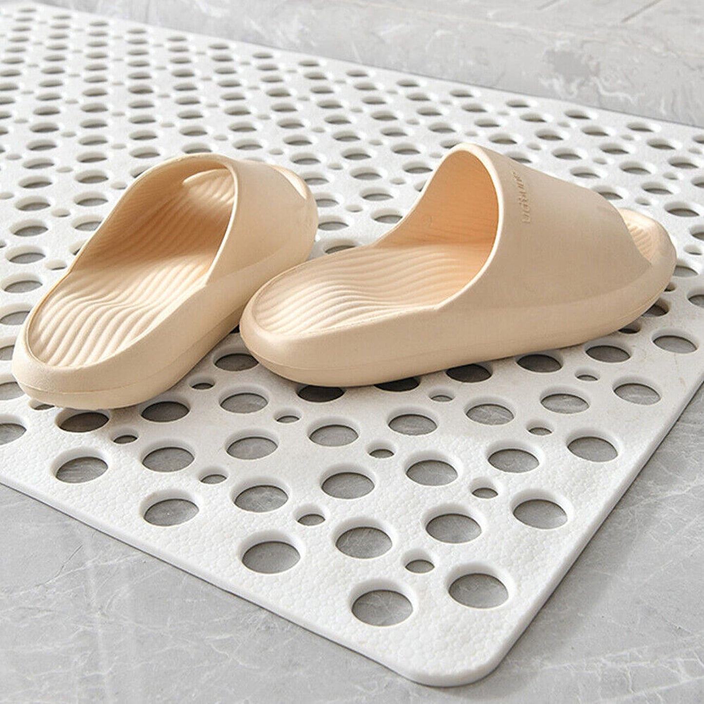 Bathroom Non-Slip Mat with Rubber Suction for Bathtub 75 x 43cm