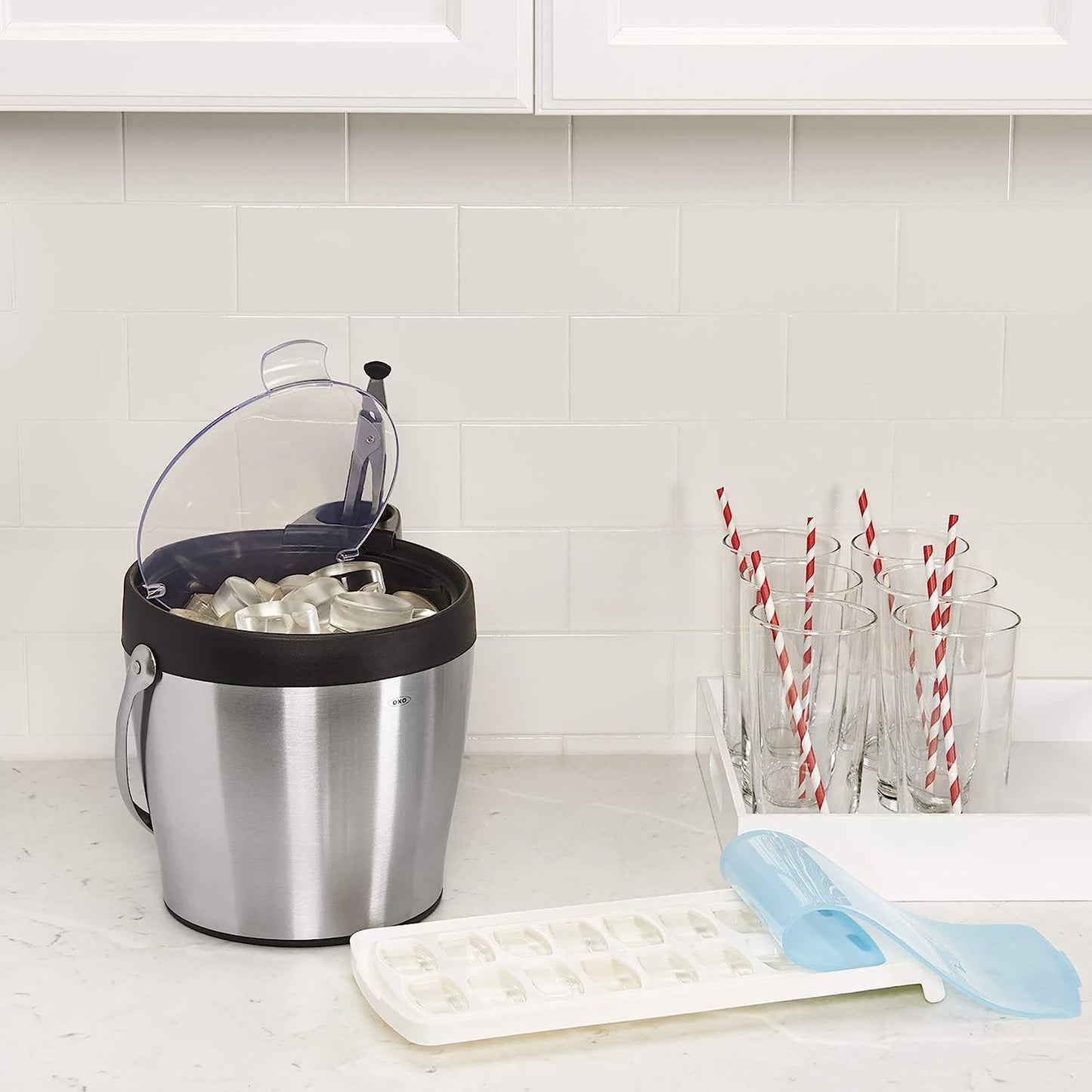 No Spill Plastic Ice Cube Tray with Silicone Secure Seal - White Blue