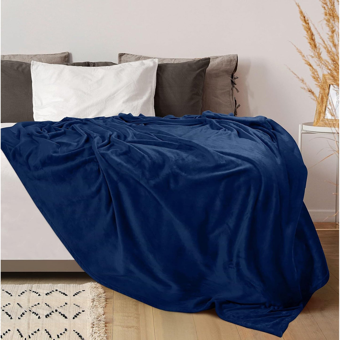 300GSM Microfibre Luxury Anti-Static Fuzzy Soft Fleece Blanket - Navy Blue