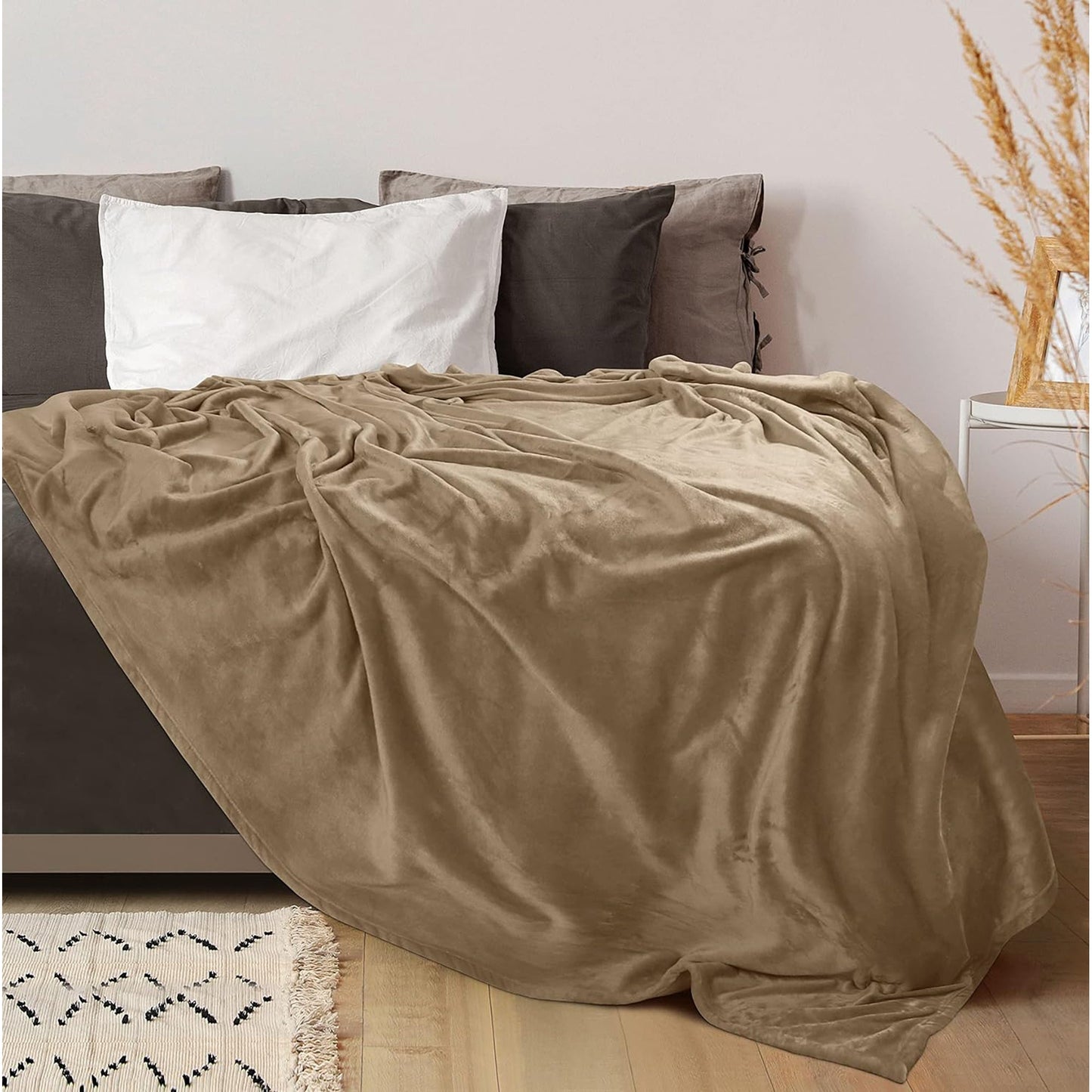 300GSM Microfibre Luxury Anti-Static Fuzzy Soft Fleece Blanket - Camel