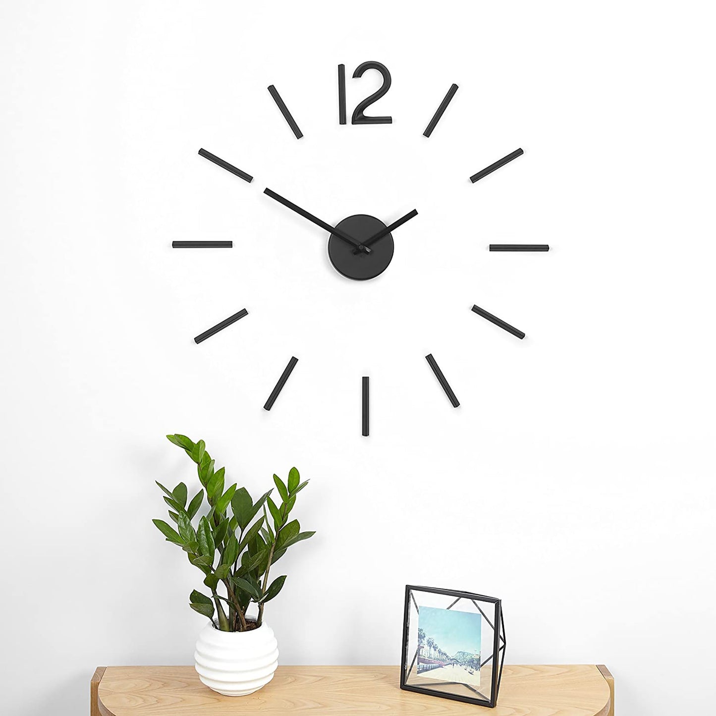 Minimalist and Modern Style Wall Mounted Clock - Black
