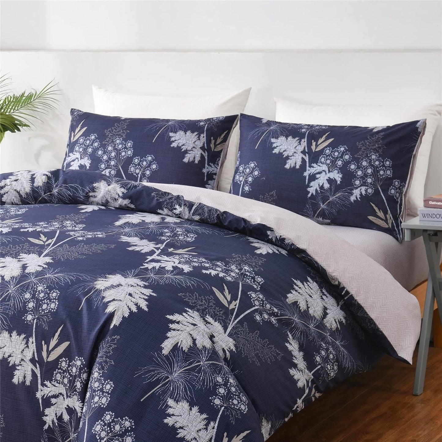 Soft Microfibre Bedding Quilt Cover Set - Navy Blue Floral