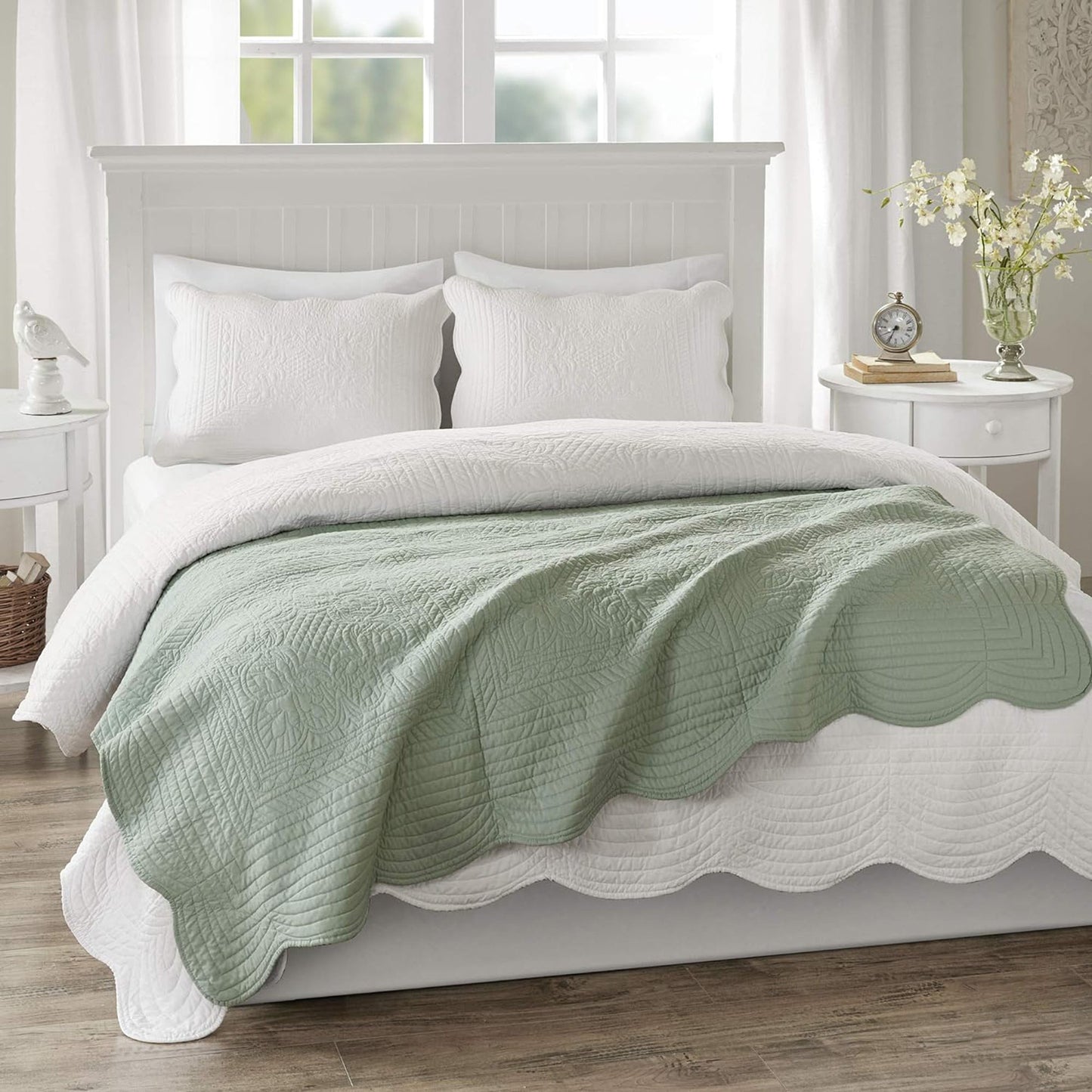 Ultra Soft Cotton Filled Quilted Throw Blanket - Scalloped Borders Seafoam