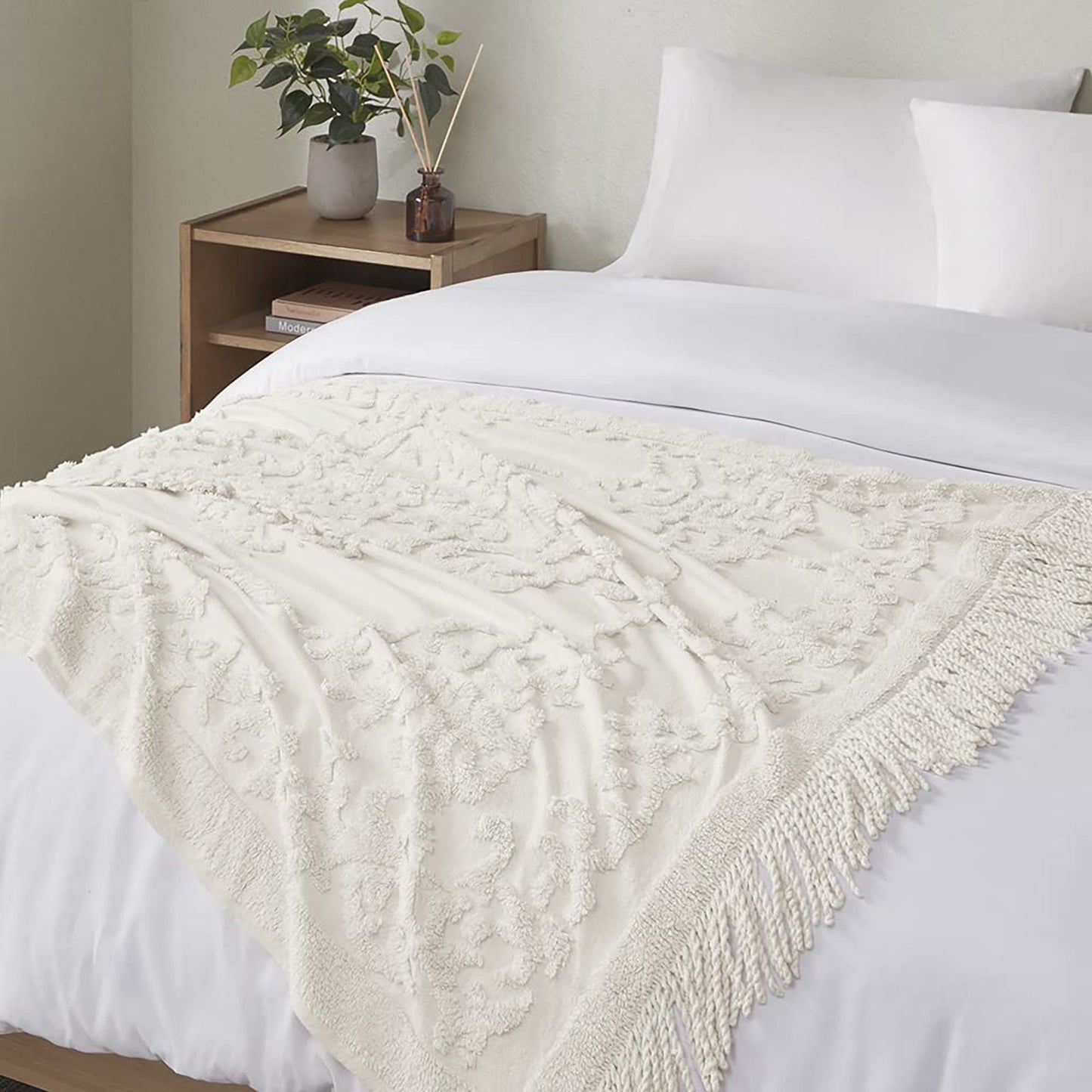 Cotton Tufted Chenille Design with Fringe Tassel Luxe Cottage Room Blanket - Ivory