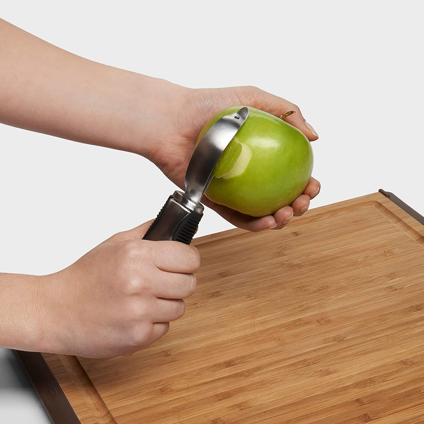 Sharp Stainless Steel Blade Swivel Peeler