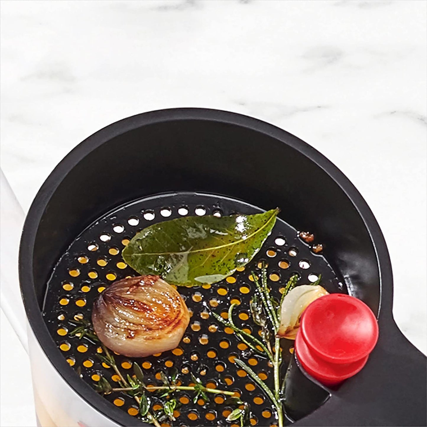 Fat Separator with Strainer 2 Cups or 500 ml Capacity - Black