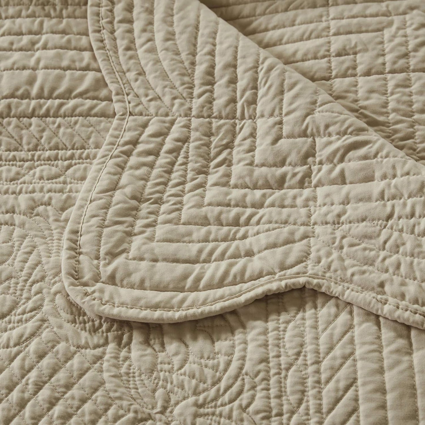 Ultra Soft Cotton Filled Damask Stitching Design Quilted Throw Blanket - Khaki