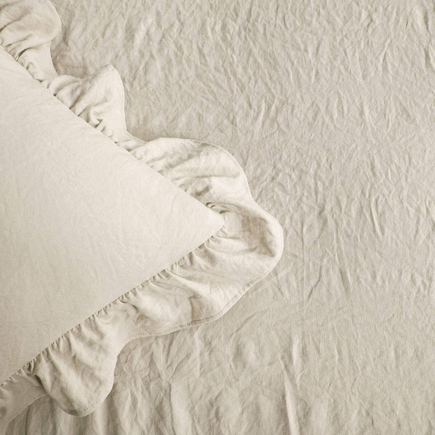 Vintage Chic Farmhouse Style Lightweight Ruffle Skirt Bedspread - Neutral