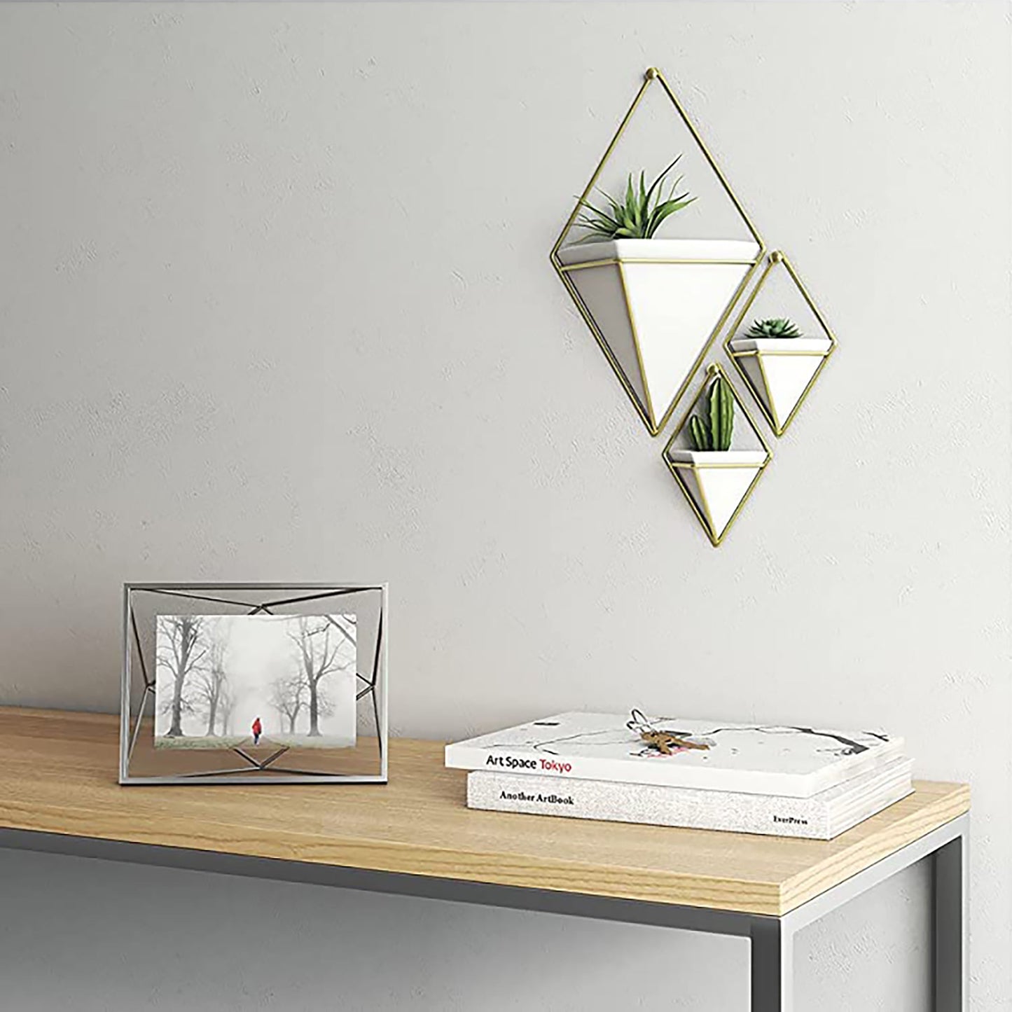 Geometric Prisma Picture Frame Photo Display for Desk Wall  4x6 Inch - Silver
