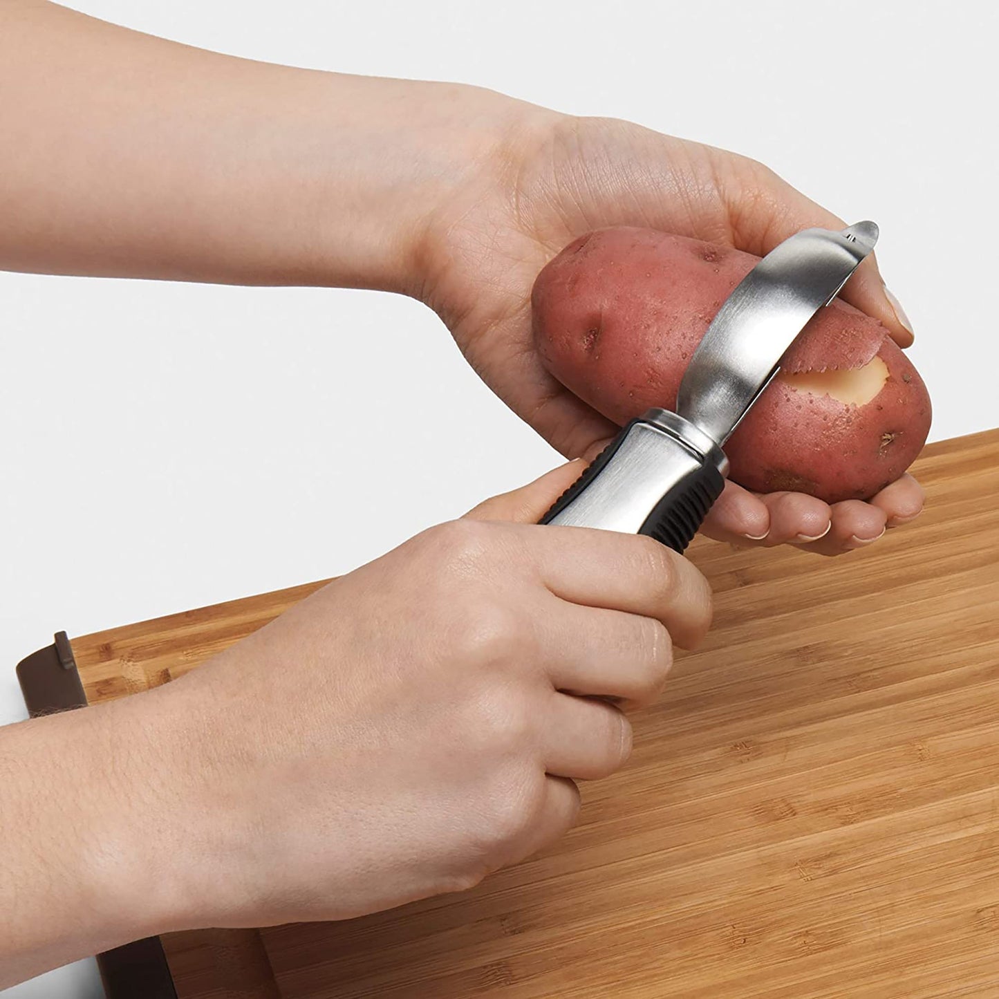 Sharp Stainless Steel Blade Swivel Peeler