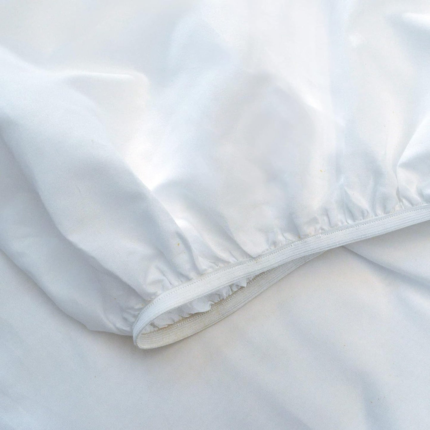 Soft and Lightweight Microfiber Magic Colour Collection Bed Sheet Set - White