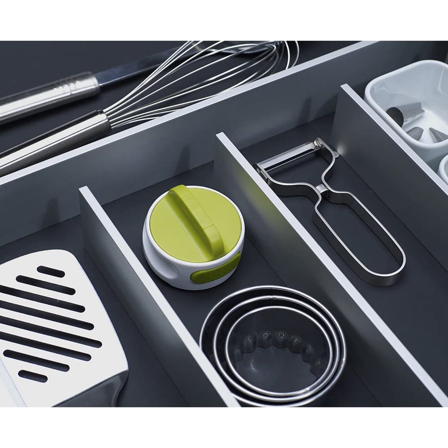 Easy Twist Can Opener with Stainless Steel Blade - White and Green