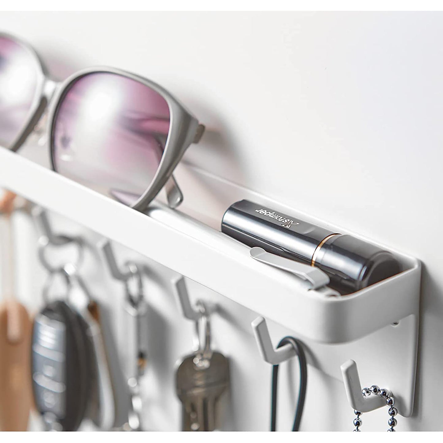 High Quality Magnetic Key Rack with Tray One Size - White