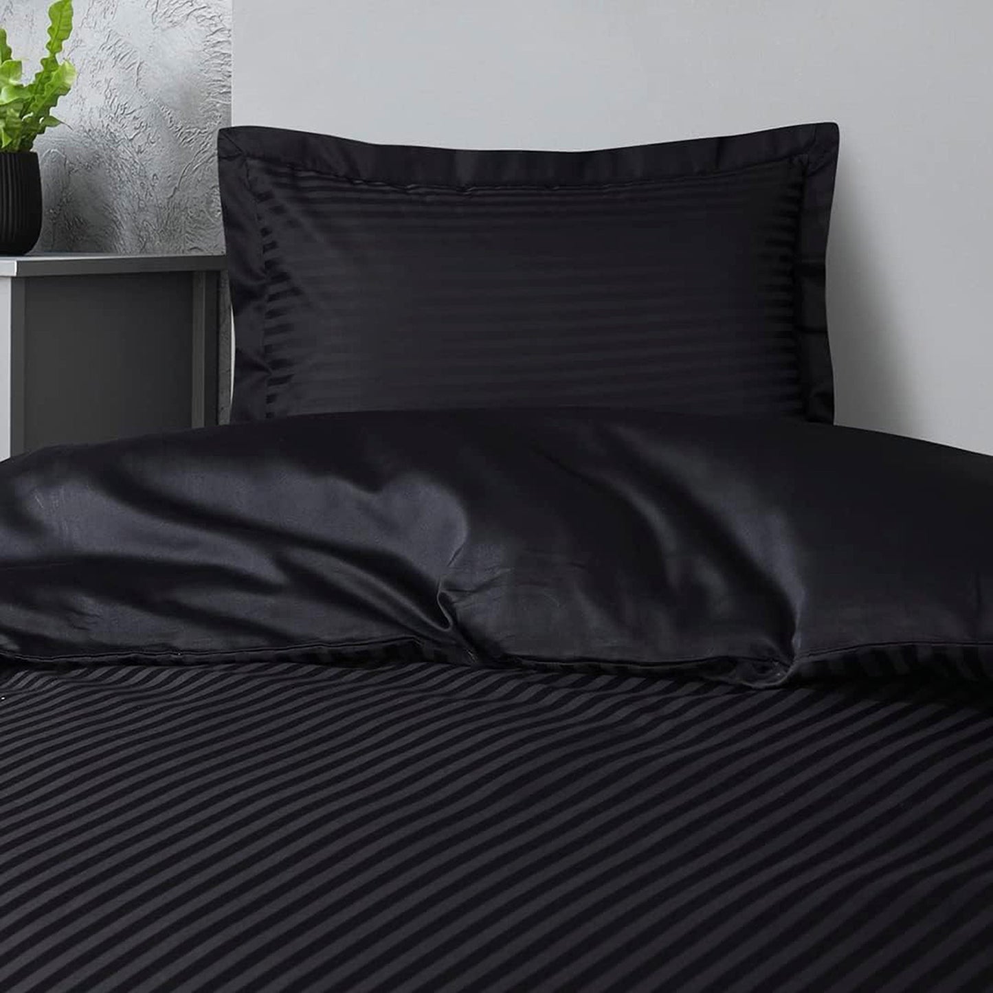 1000 Thread Count Cotton Satin Stripe Reversible Quilt Cover Bedding Set - Black