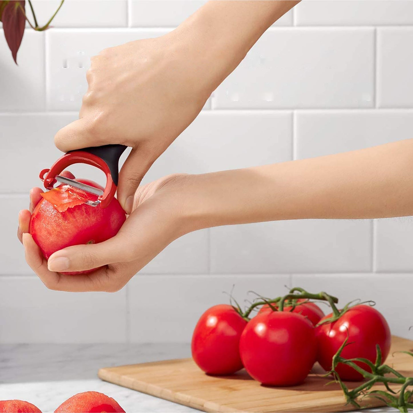 Japanese Stainless Steel Sharp Fruit and Vegetable Serrated Y Peeler - Black and Red