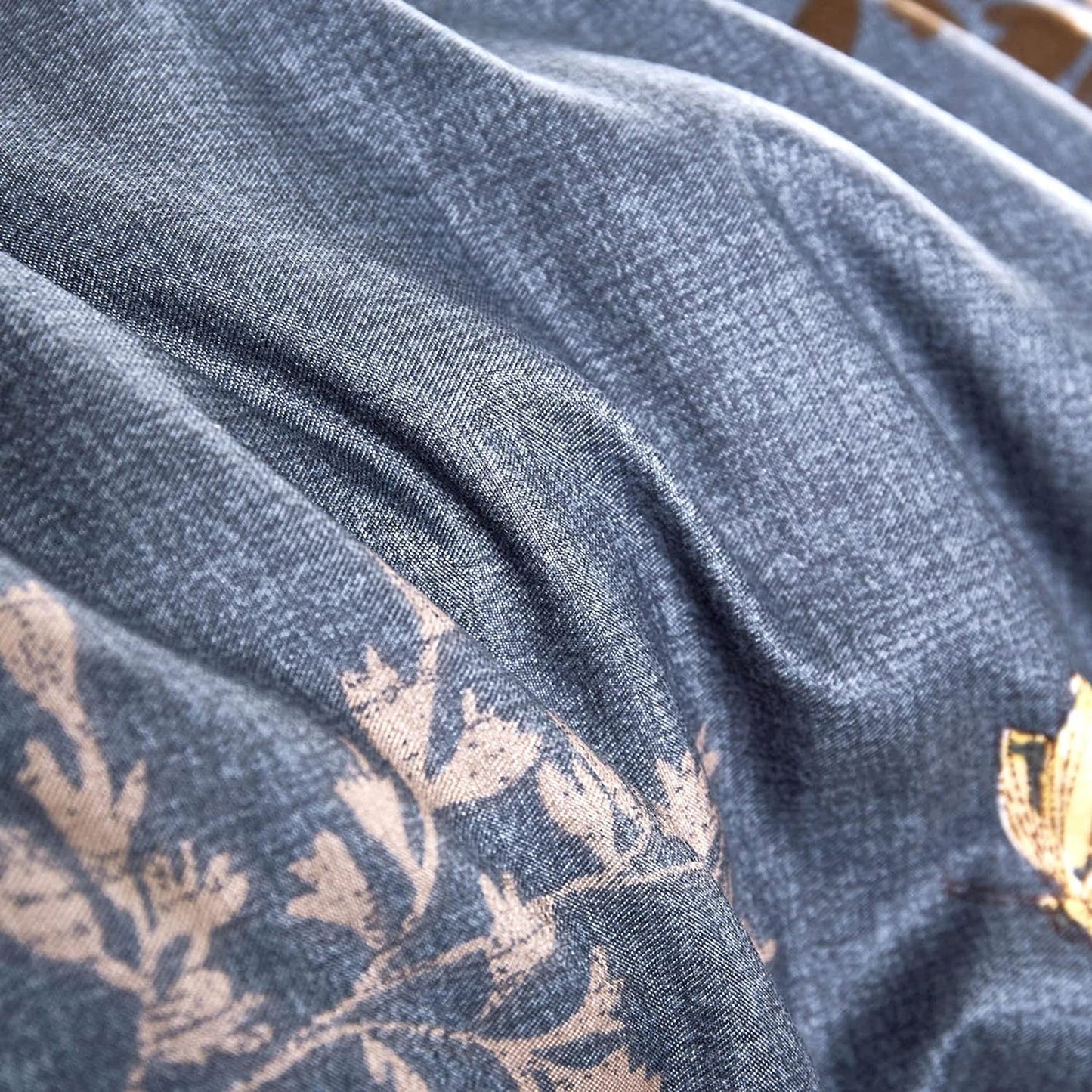 Soft Microfibre Tree Leaves Pattern Printed Quilt Cover Set - Dark Grey