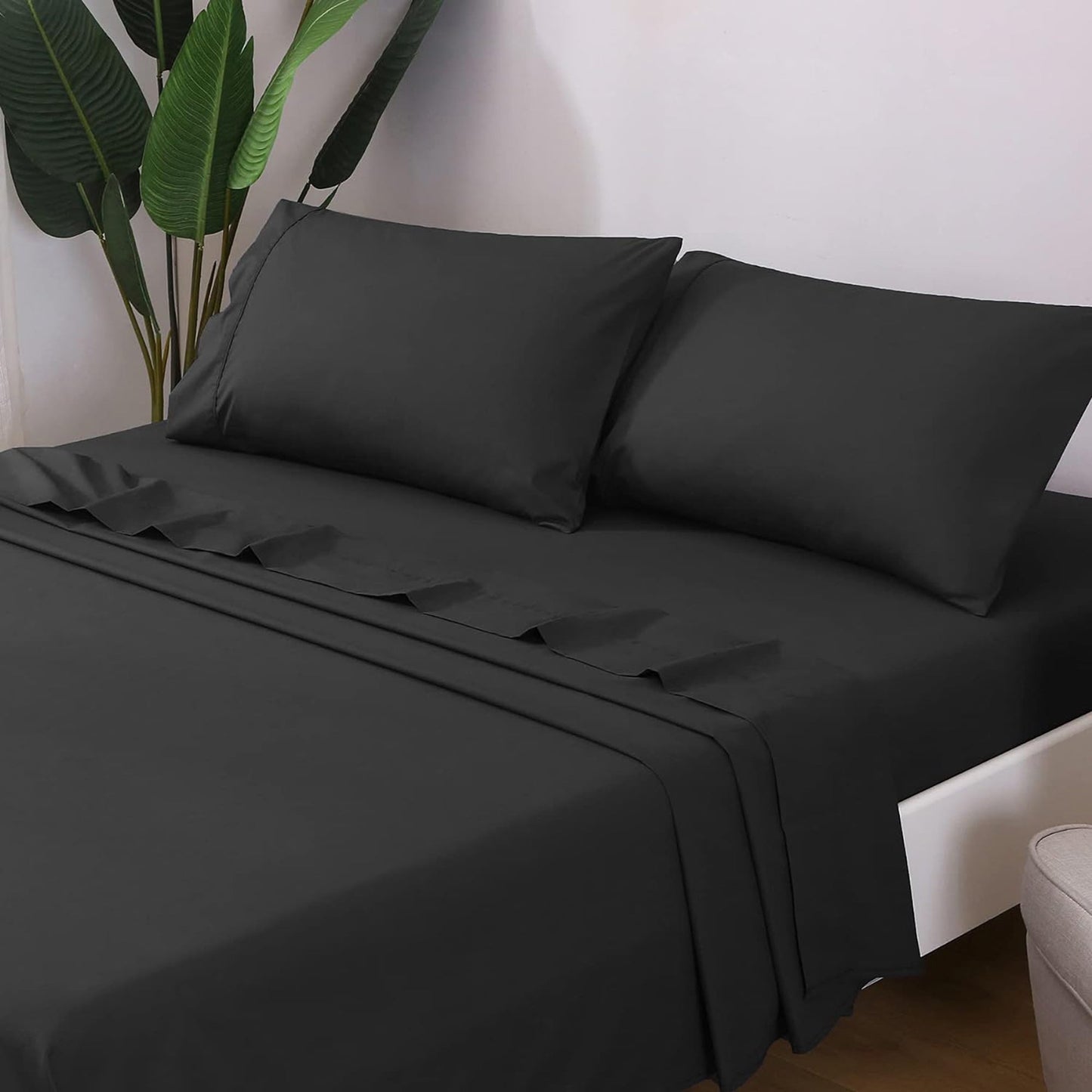 300 Thread Count Sheet Set 50% Cotton 50% Polyester Bed Sheet Set - Black