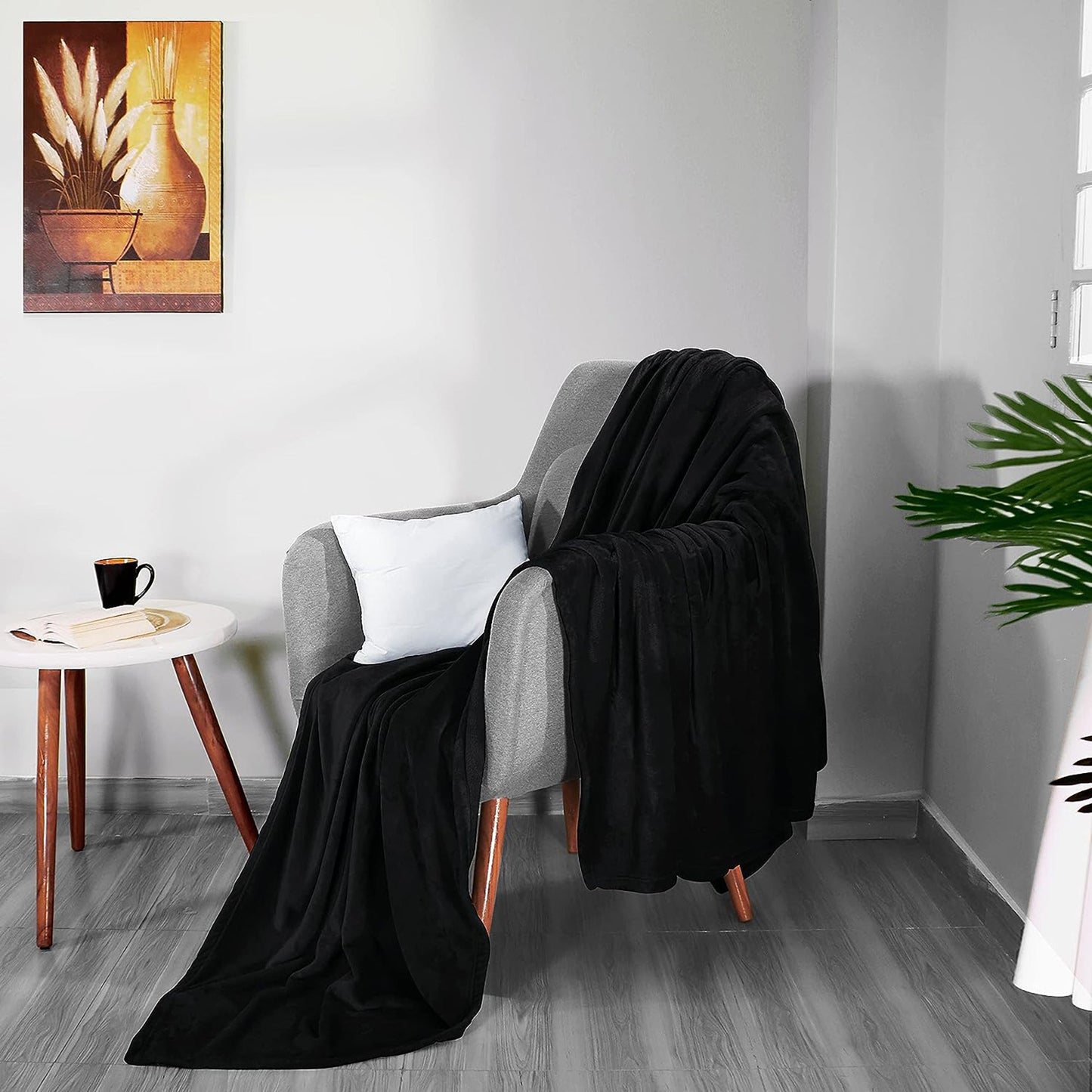 300GSM Microfibre Luxury Anti-Static Fuzzy Soft Fleece Blanket - Black