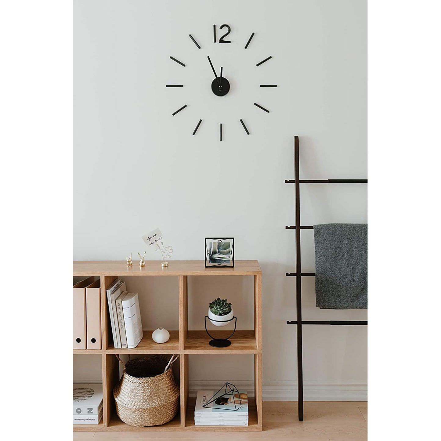 Minimalist and Modern Style Wall Mounted Clock - Black