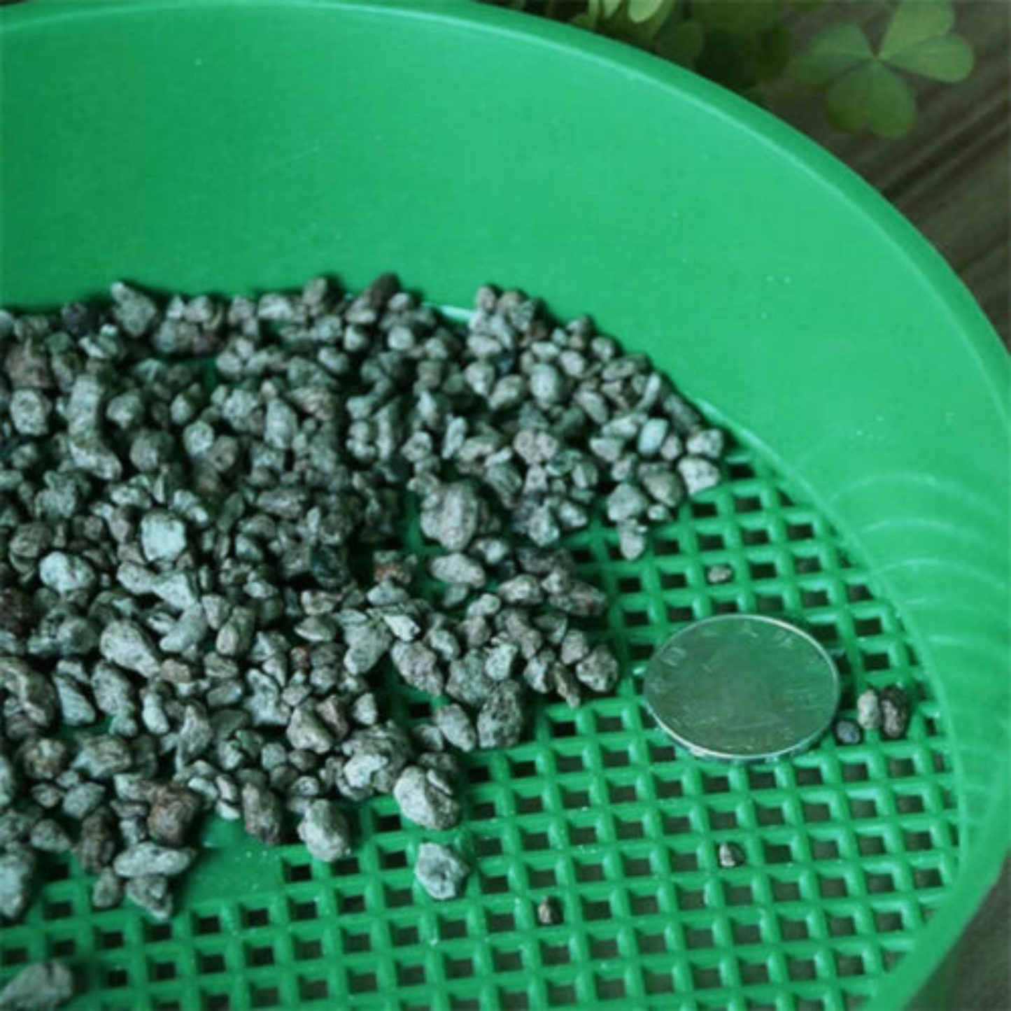 2pcs Garden Sieve for Soil Sand Green Mesh Stone Soil Small Gravel Sieves