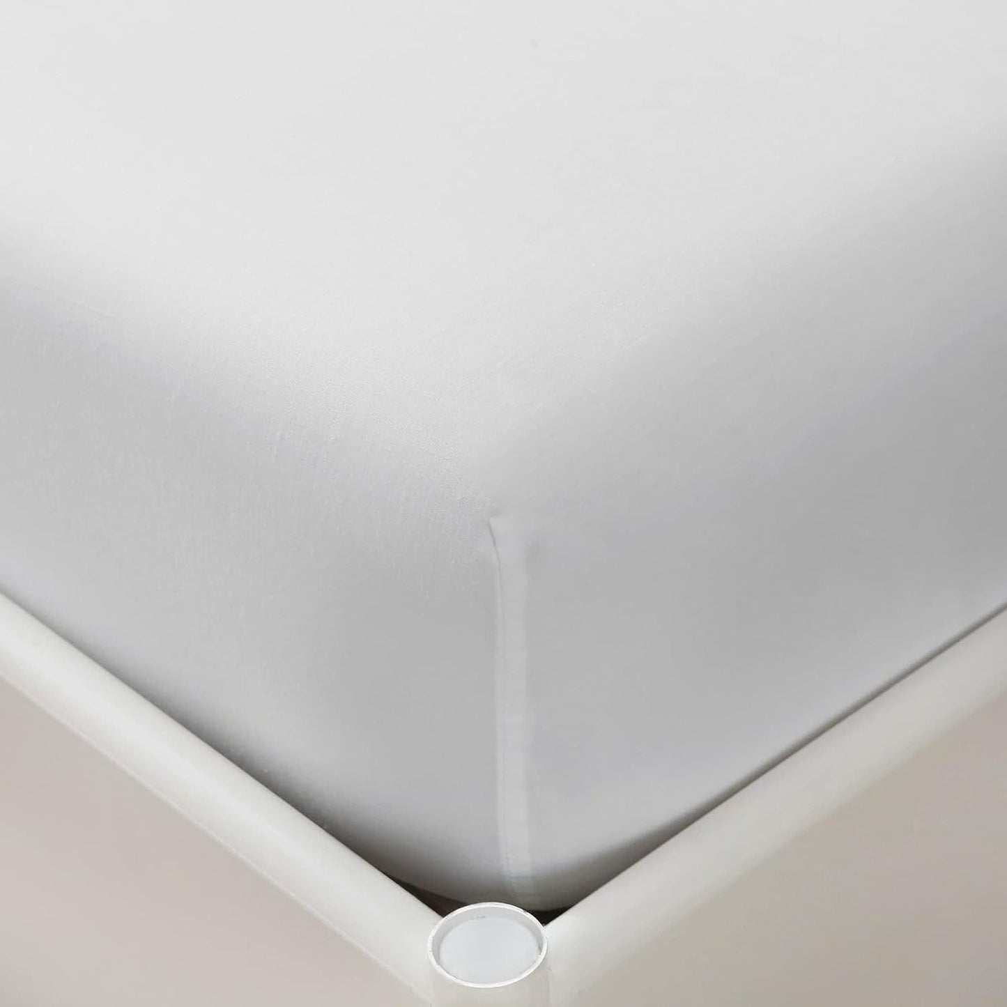 300 Thread Count Sheet Set 50% Cotton 50% Polyester Bed Sheet Set - White