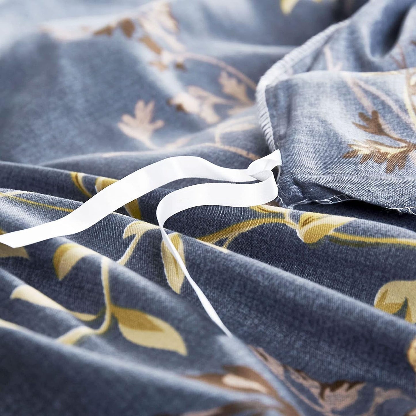 Soft Microfibre Tree Leaves Pattern Printed Quilt Cover Set - Dark Grey