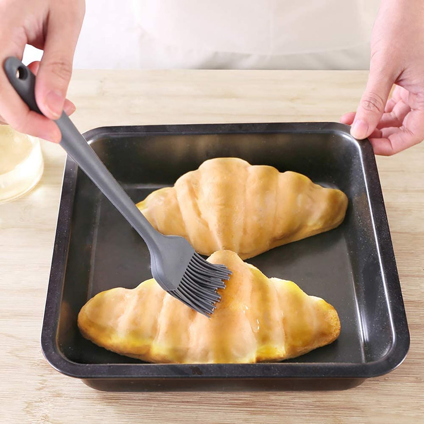 Non-Slip Heat Resistant Oven Mittens with 2 Mini Oven Gloves Pinch 2 Pot Holders and Brush - Grey