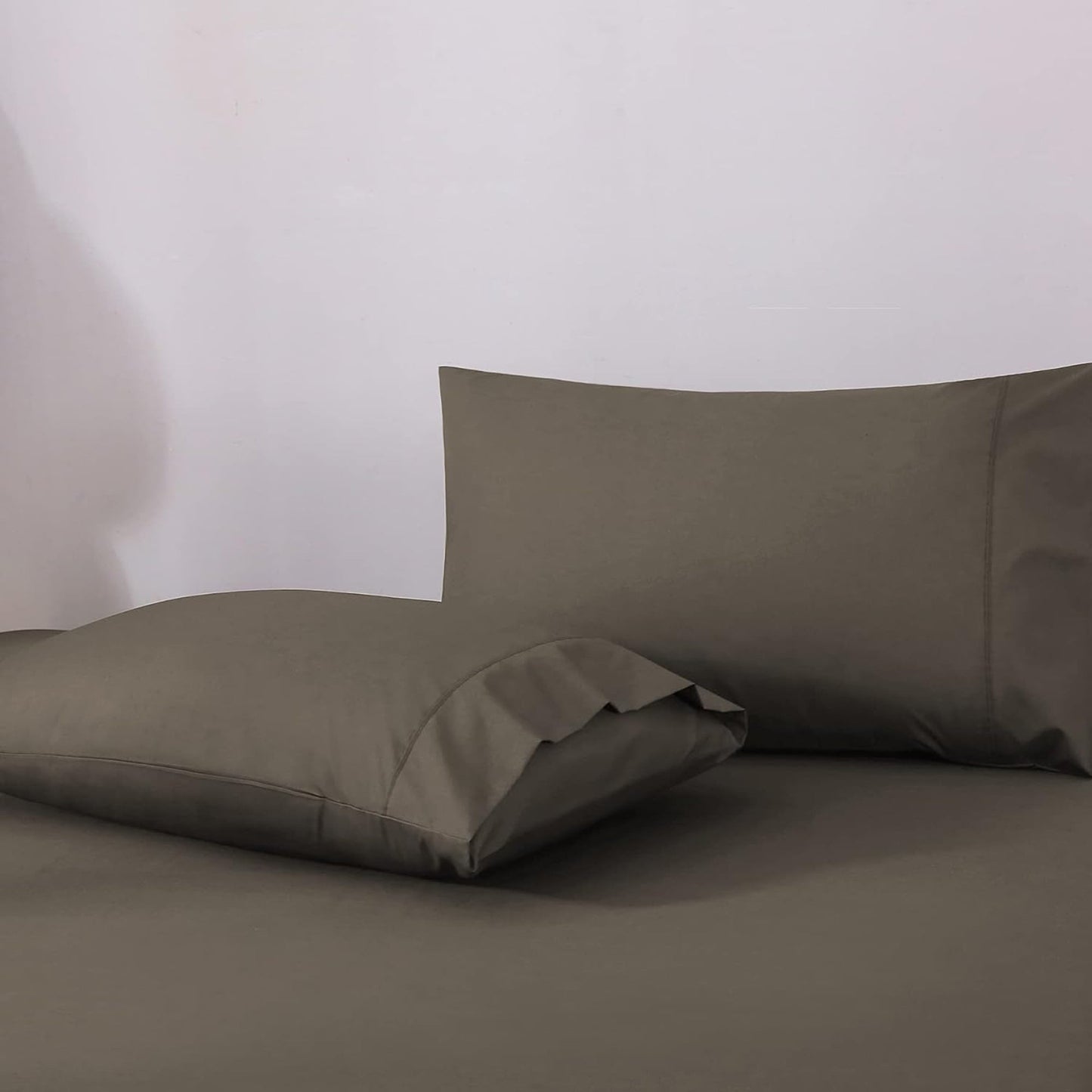 300 Thread Count Sheet Set 50% Cotton 50% Polyester Bed Sheet Set - Chocolate Brown