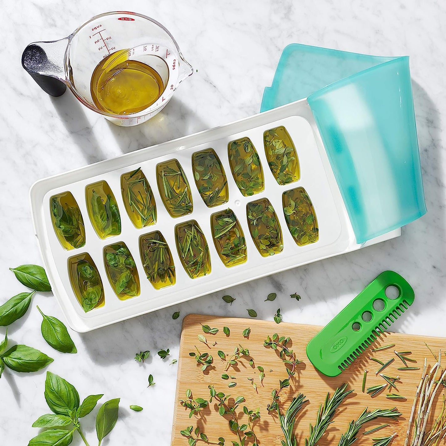 No Spill Plastic Ice Cube Tray with Silicone Secure Seal - White Blue