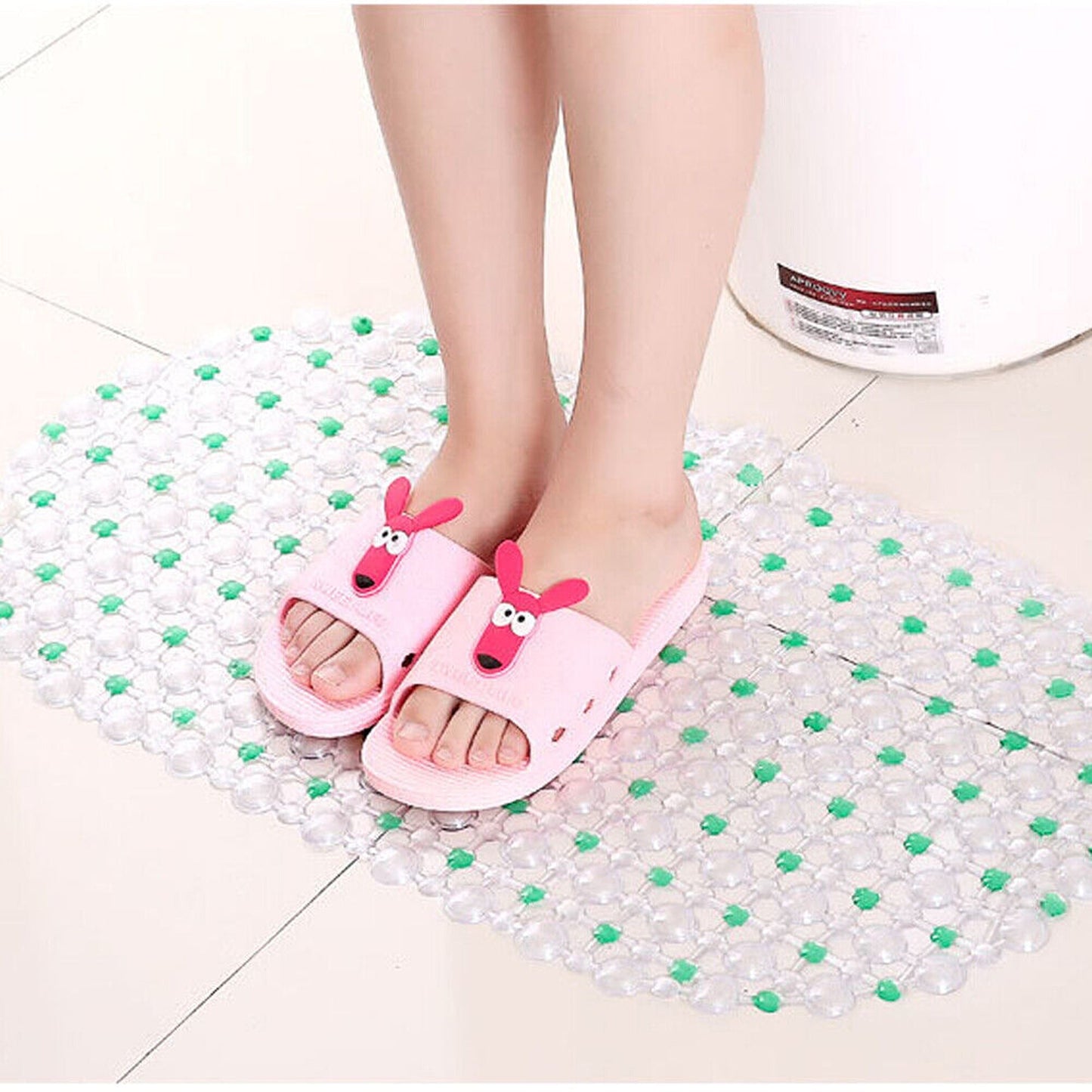 Rubber Suction Non-Slip Bath Mat for Bathtub and Shower 68 x 35cm