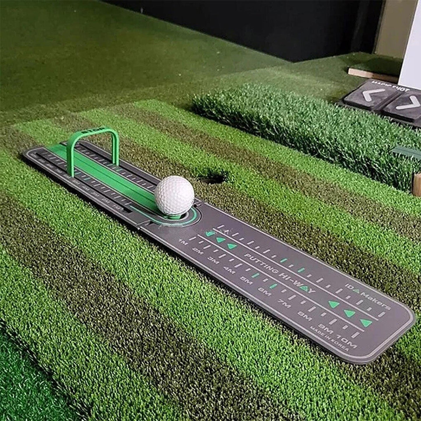 Mini Golf Training Mat with Distance Putting Aid