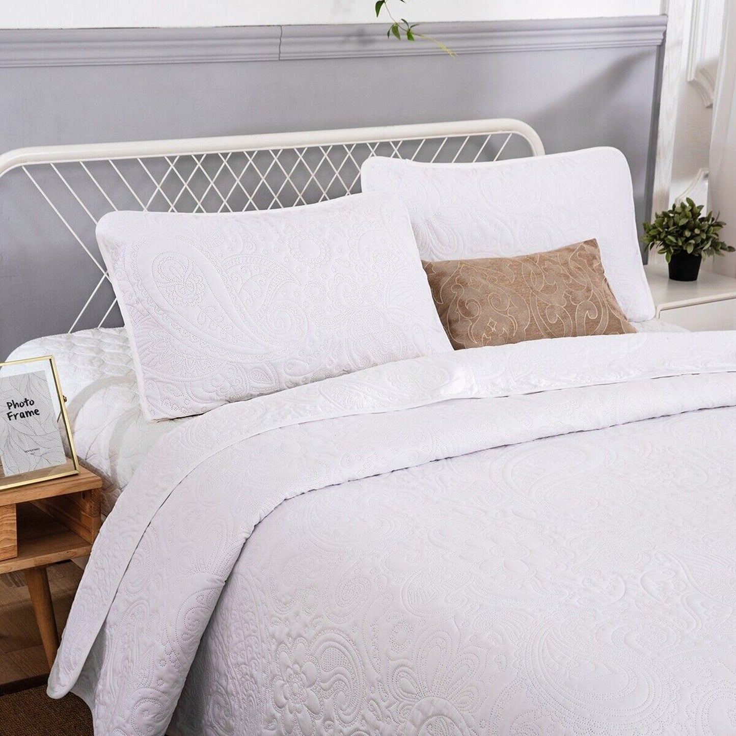 White Queen King Size Quilted Bedspread Set Soft Coverlet and Throw