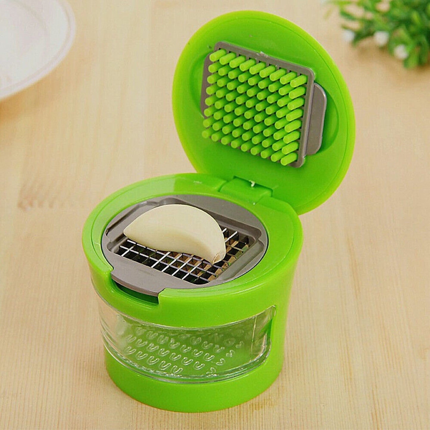 Garlic Press Crusher Stainless Steel Mincer and Peeler Kitchen Tool