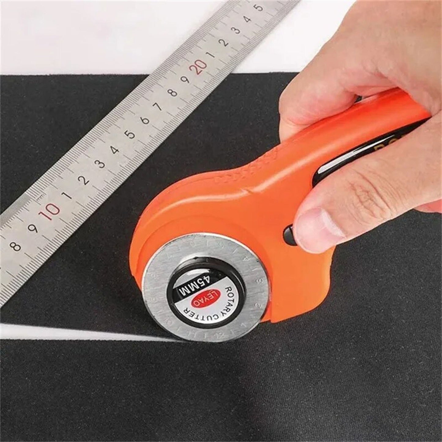Quilting Fabric Cutting Roller Tool Professional Rotary Cutter with Blades