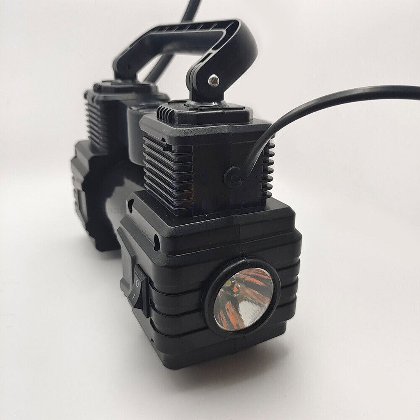 Portable 12V Air Compressor for Car and Truck Tyres 150PSI