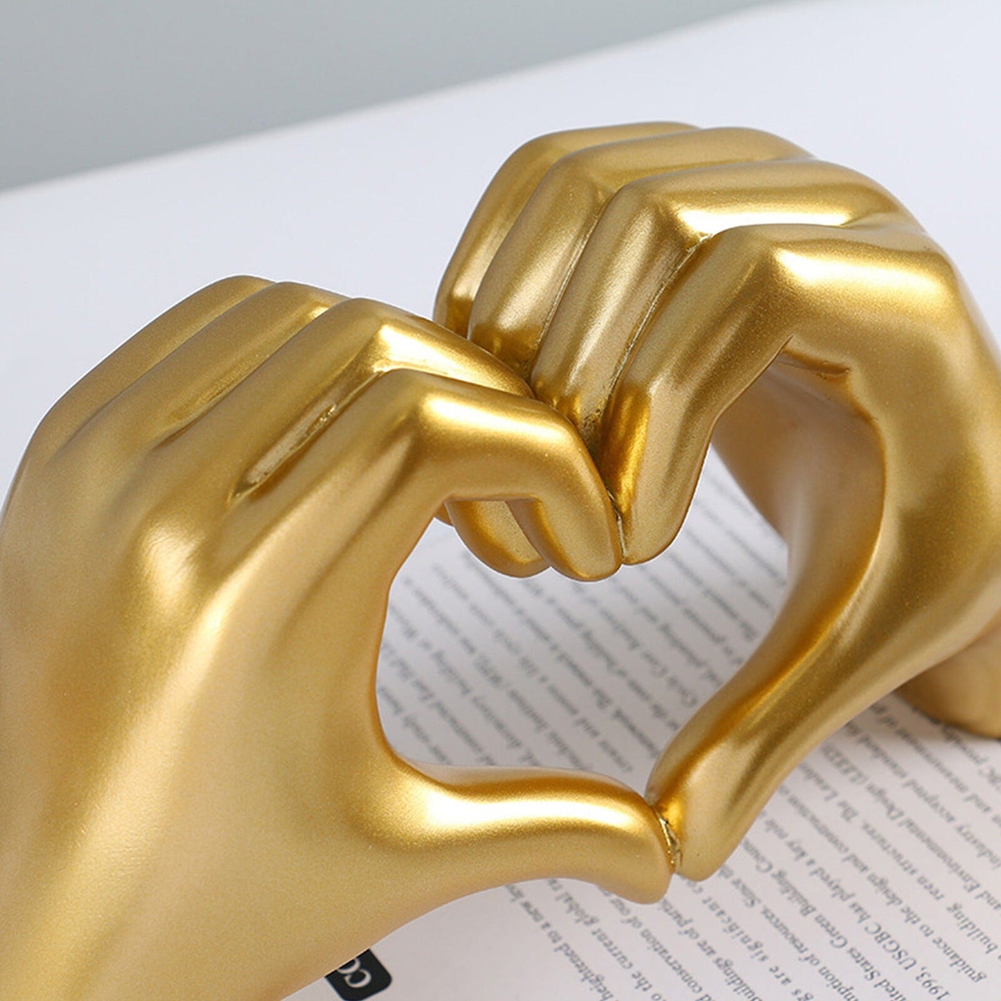 Nordic Style Resin Heart Gesture Hand Sculpture for Desktop Decor