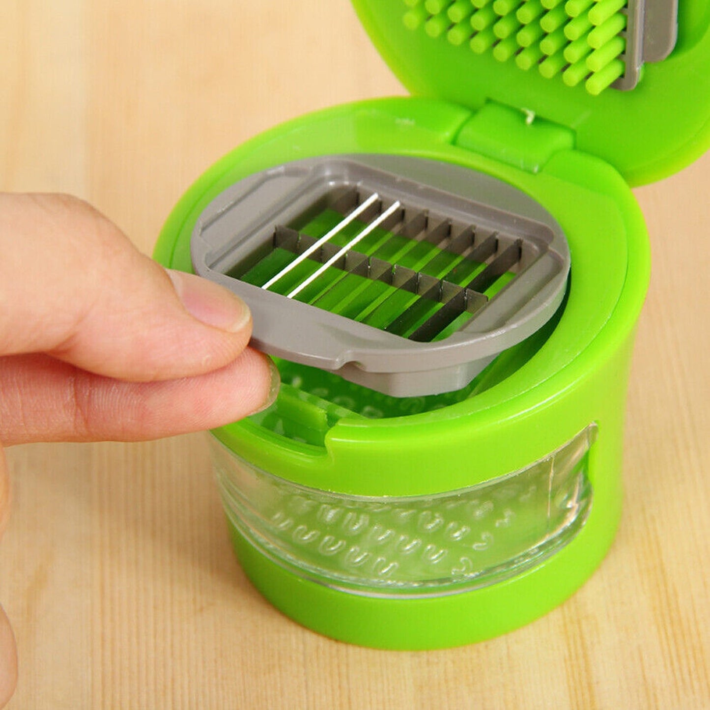 Garlic Press Crusher Stainless Steel Mincer and Peeler Kitchen Tool