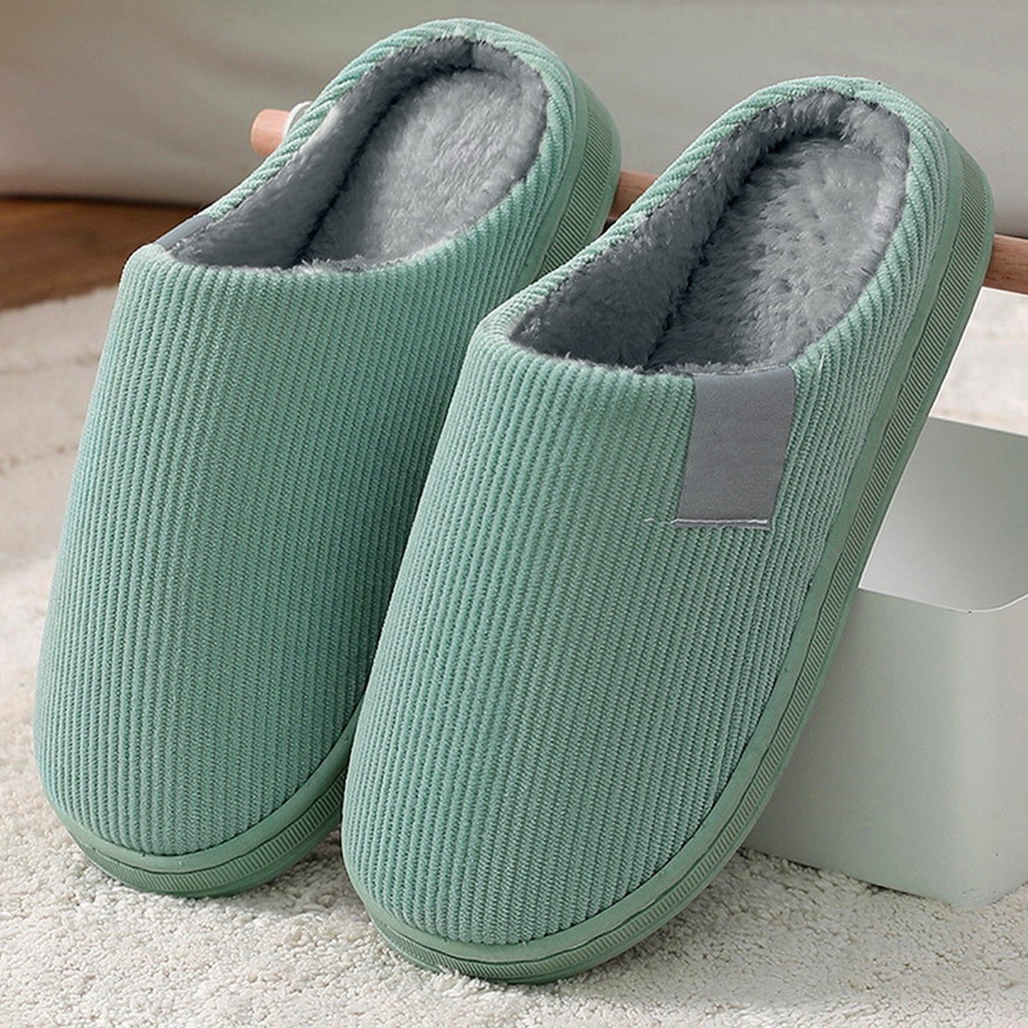 Green Plush Lined Anti-Slip Winter Slippers Warm Indoor Slides for Men and Women